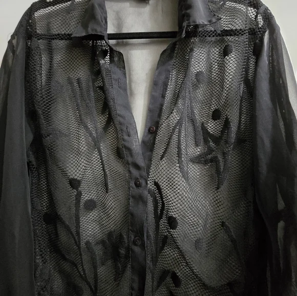 Effeci Black  Floral Mesh Button Up Blouse Size M - Picture 3 of 10